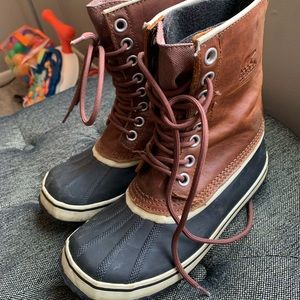 Women’s Waterproof Sorel Boots Size 7.5